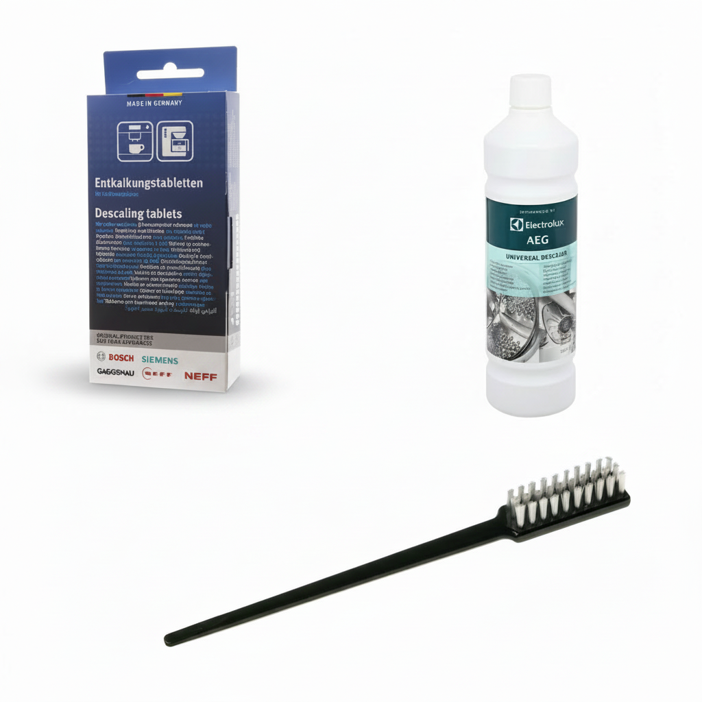Kit entretien machine expresso - pastilles détartrantes, liquide AEG et brosse - fond blanc